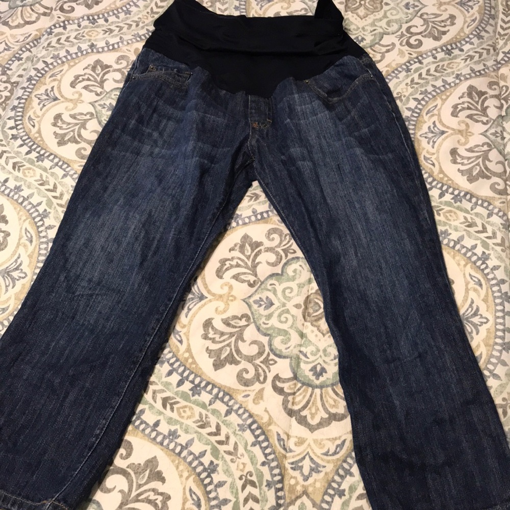 Full belly panel maternity capris